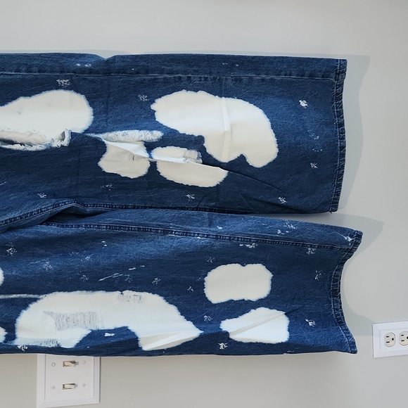 New Women's Baggy Fit Super Wide Leg Spoon Jeans sz 24 bleach wash denim NWT - Picture 2 of 4